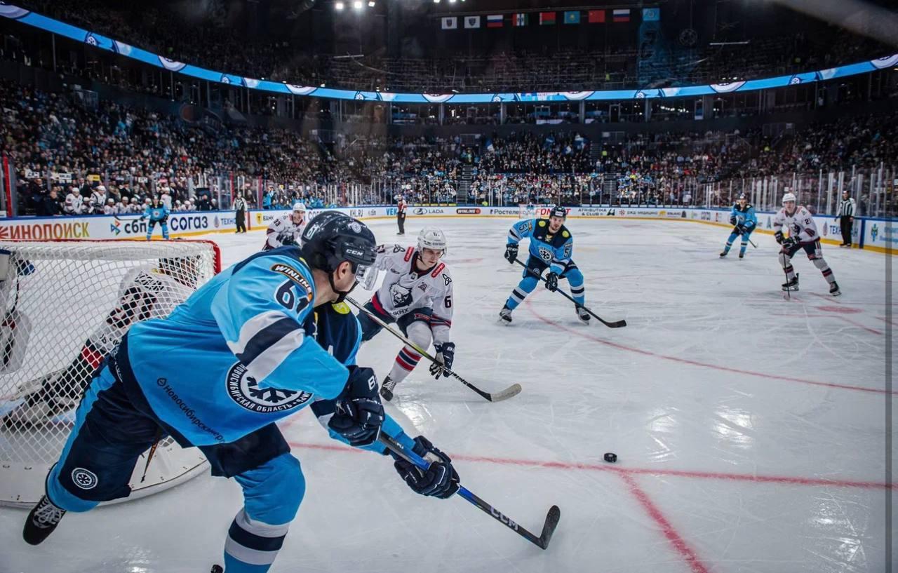 Фото В Новосибирске «Сибирь» уступила «Нефтехимику» со счётом 1:3 2